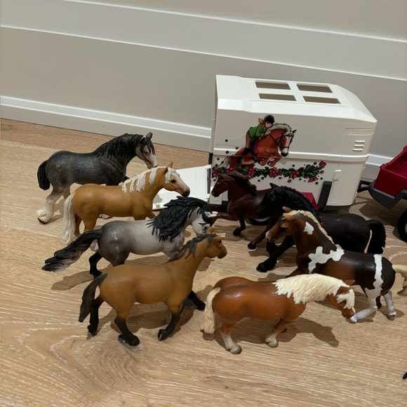 Schleich Horses and Trailer Lot - Picture 2 of 3